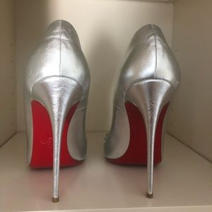 Christian Louboutin So Kate Silver Metallic 39
